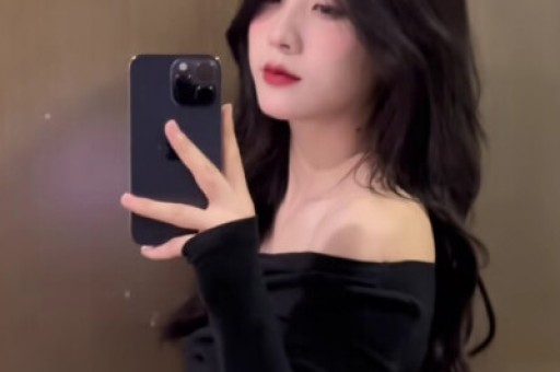 女主浮出水面!马克龙被爱妻“掌掴”线岁身姿饱满 女主浮出水面!马克龙被爱妻“掌掴”线岁身姿饱满