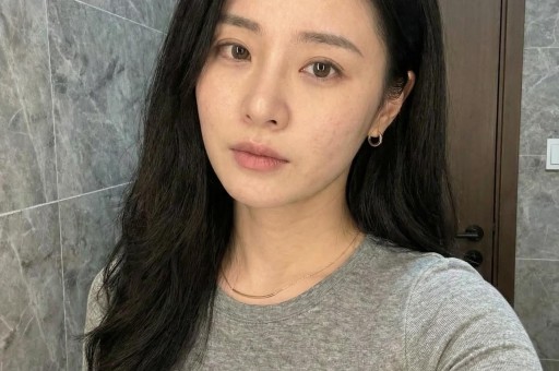 【2026521】爆姐饭后爆料:晴窗女主定妥圈里暗潮与那出“睡前编故事” 【2026521】爆姐饭后爆料:晴窗女主定妥圈里暗潮与那出“睡前编故事”